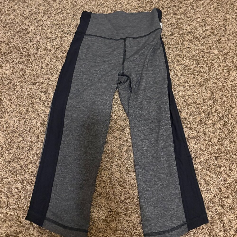 Lululemon Squad Goals Crop Leggings Size 4 17" Heathered Gray Black Neutral